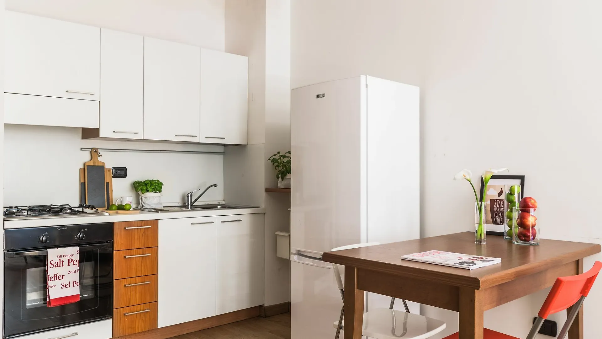 ** Apartment Homeathotel - Naviglio Pavese Milan Italy